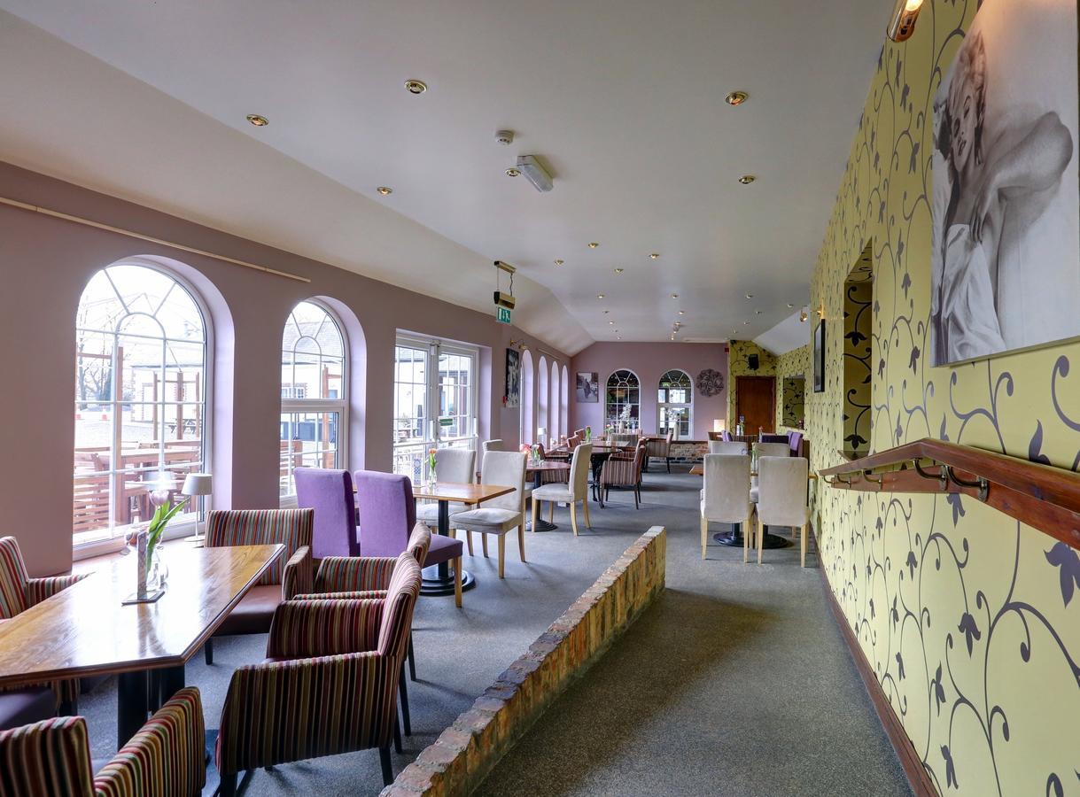 Manor Court Hotel Carnaby Exteriér fotografie